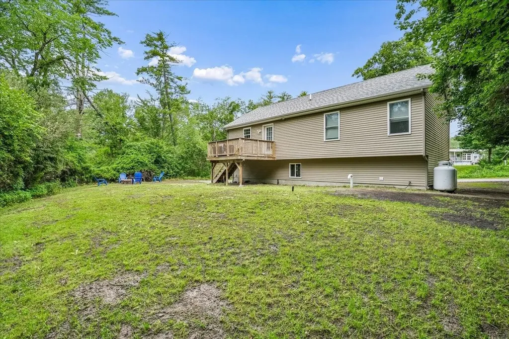 10 Patricia Avenue Raymond NH 03077