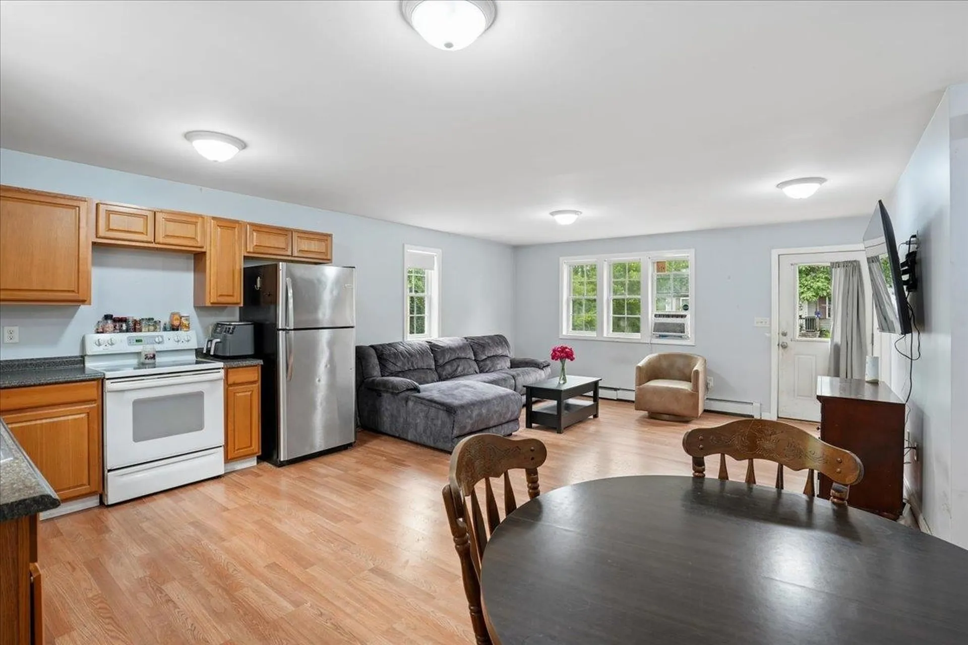 10 Patricia Avenue Raymond NH 03077