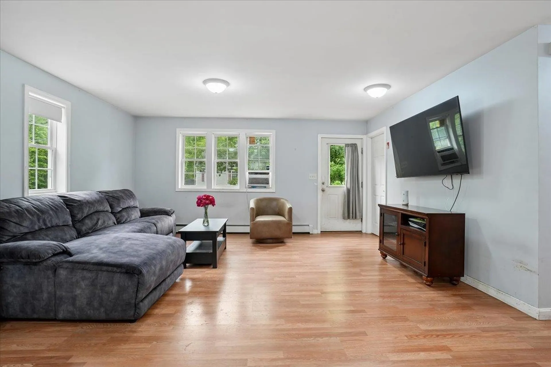 10 Patricia Avenue Raymond NH 03077