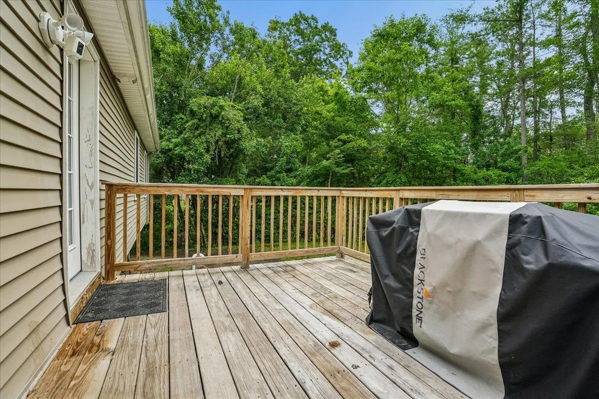 10 Patricia Avenue Raymond NH 03077