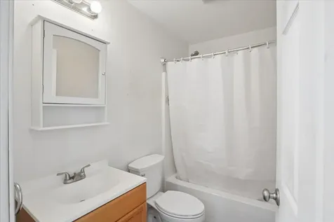 10 Patricia Avenue Raymond NH 03077