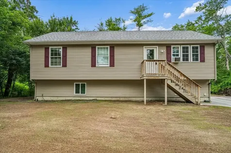 10 Patricia Avenue Raymond NH 03077
