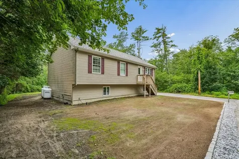 10 Patricia Avenue Raymond NH 03077