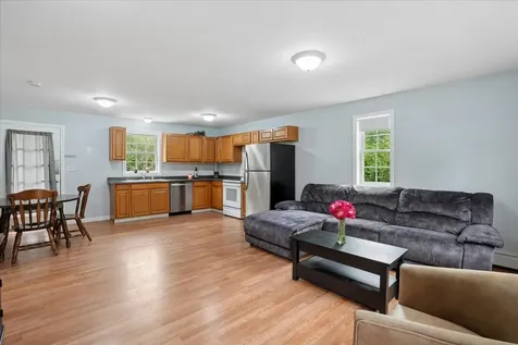 10 Patricia Avenue Raymond NH 03077