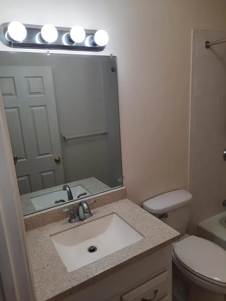14 Strawberry Bank Road Nashua NH 03062