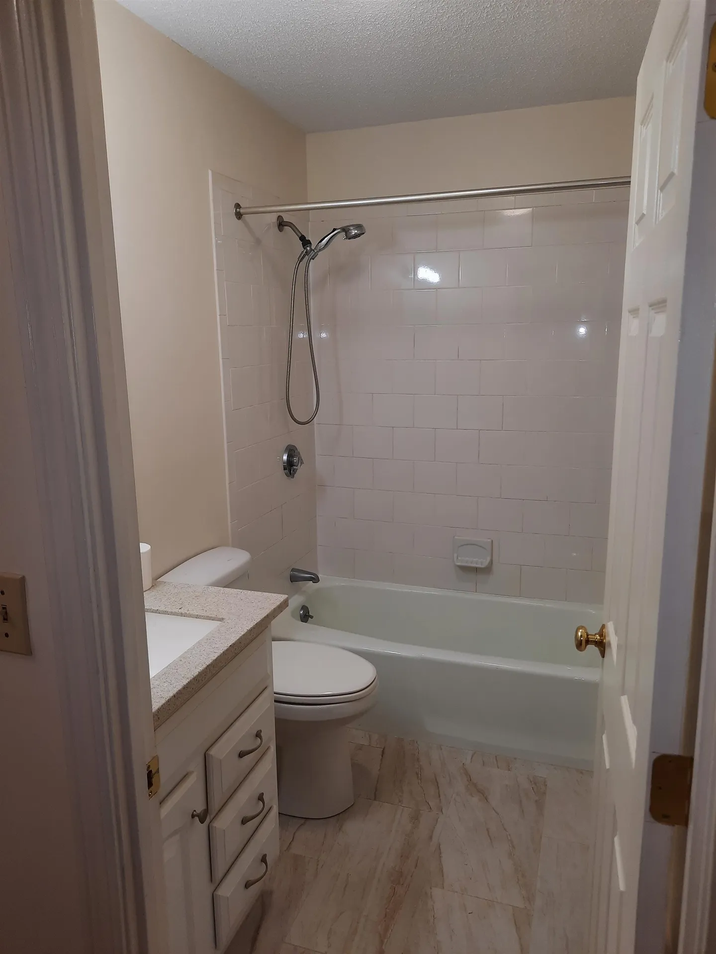 14 Strawberry Bank Road Nashua NH 03062