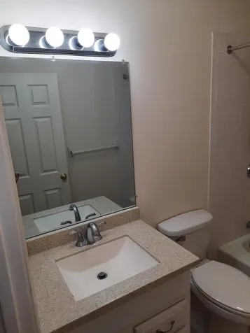 14 Strawberry Bank Road Nashua NH 03062