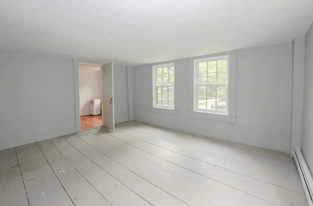 301 Tiffany Hill Road Weare NH 03281-5203