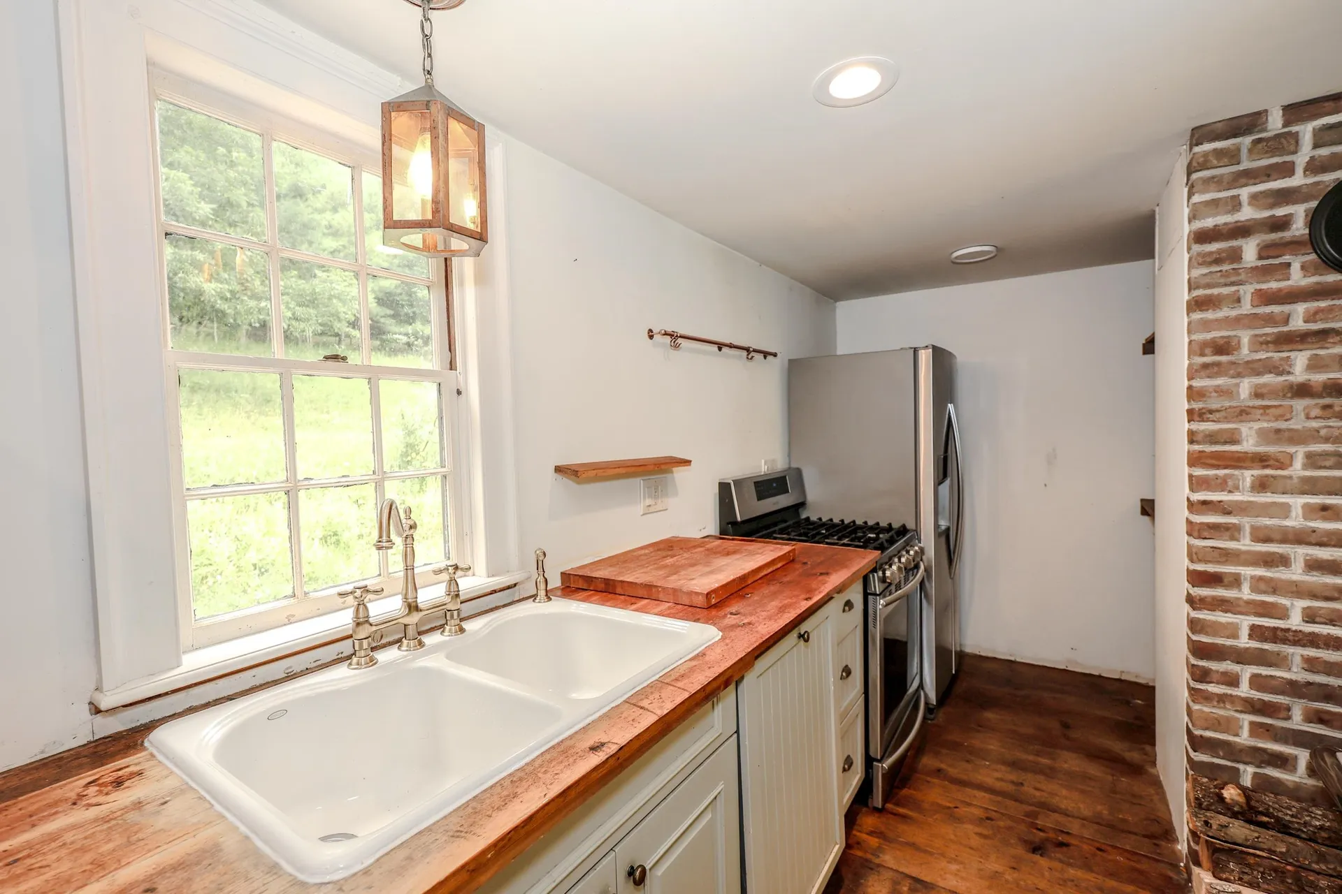 301 Tiffany Hill Road Weare NH 03281-5203