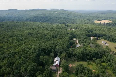 301 Tiffany Hill Road Weare NH 03281-5203