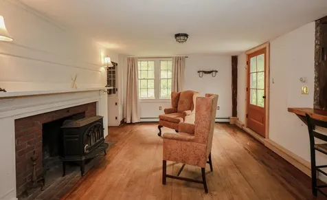 301 Tiffany Hill Road Weare NH 03281-5203