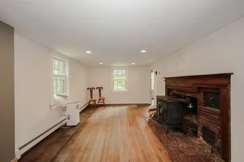 301 Tiffany Hill Road Weare NH 03281-5203
