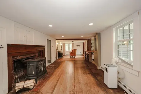 301 Tiffany Hill Road Weare NH 03281-5203