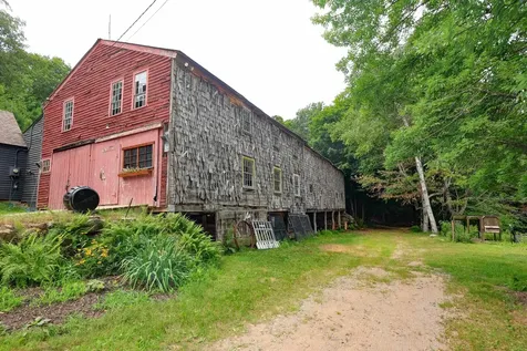 301 Tiffany Hill Road Weare NH 03281-5203