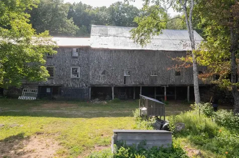 301 Tiffany Hill Road Weare NH 03281-5203