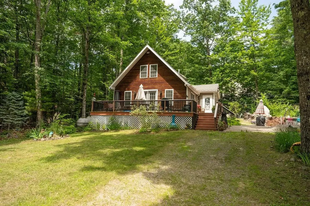 29 Casson Street Moultonborough NH 03254
