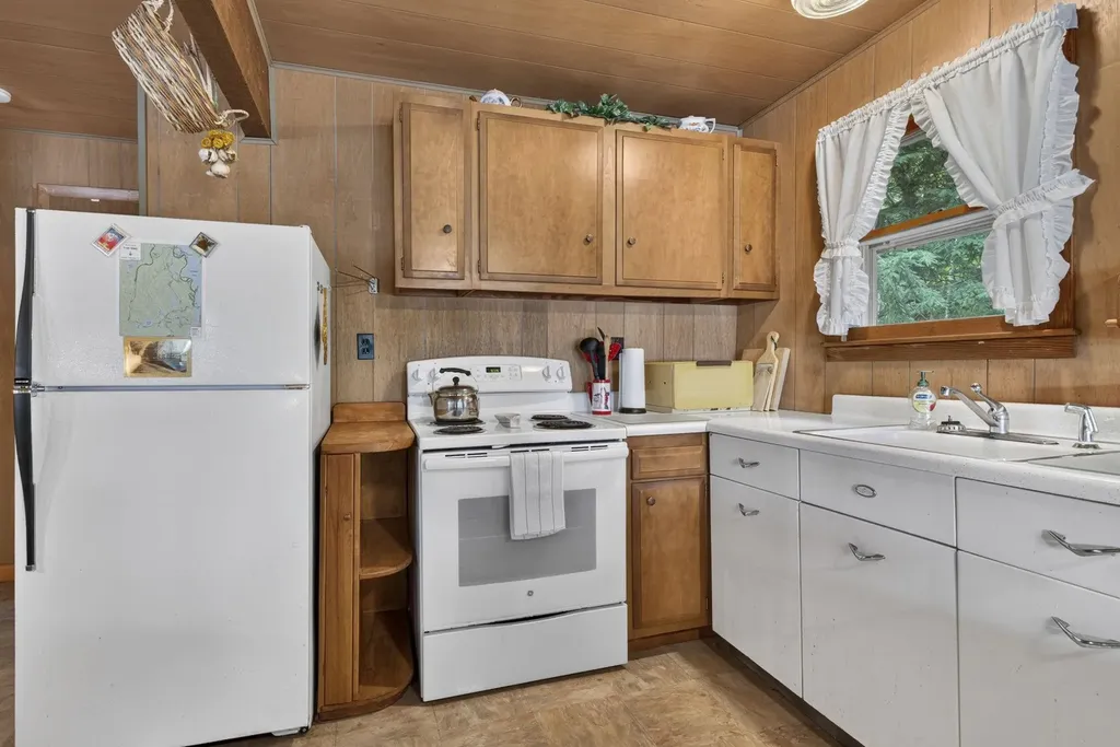 2395 Valley Road Stoddard NH 03464