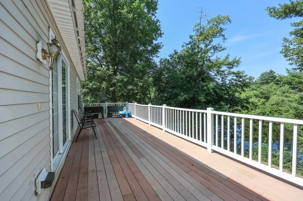 8 Riverside Drive Allenstown NH 03275