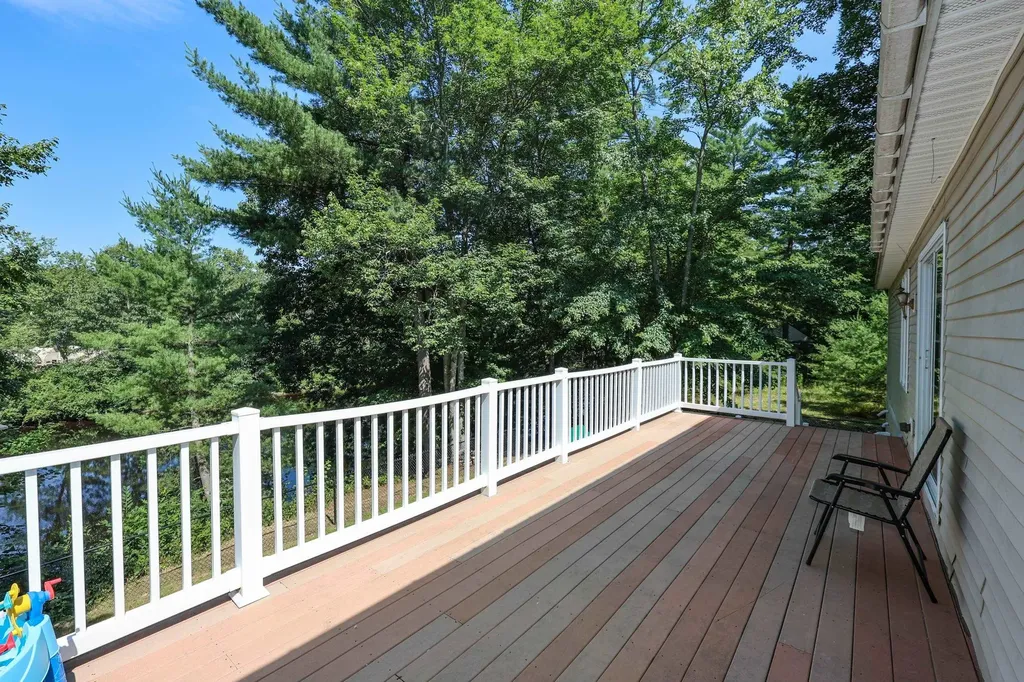 8 Riverside Drive Allenstown NH 03275