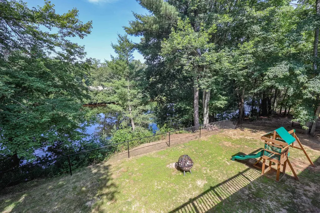 8 Riverside Drive Allenstown NH 03275