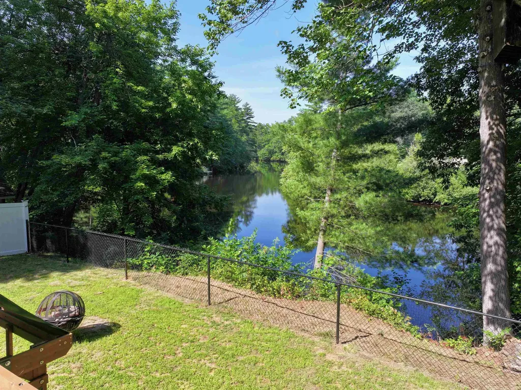 8 Riverside Drive Allenstown NH 03275