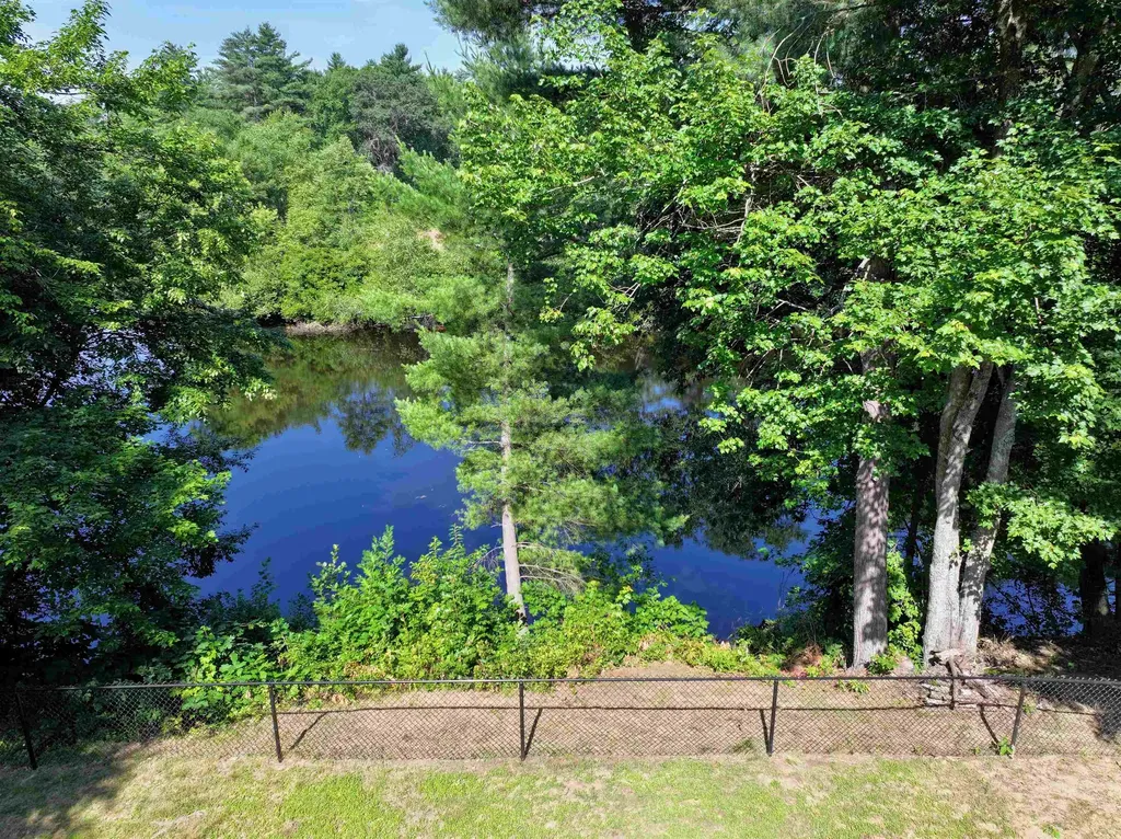 8 Riverside Drive Allenstown NH 03275