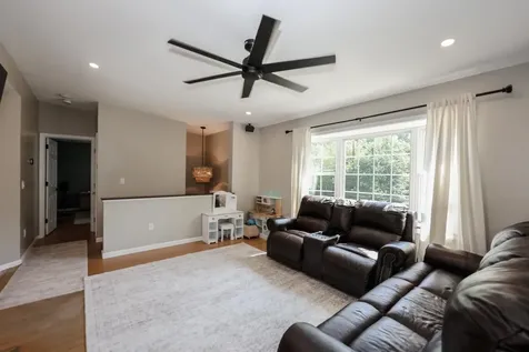 8 Riverside Drive Allenstown NH 03275