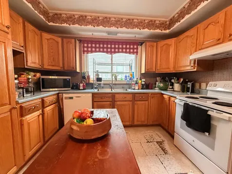543 Pleasant Street West Rutland VT 05777