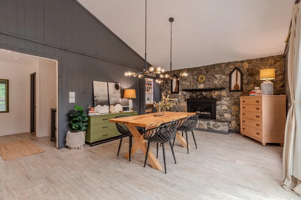 1161 Little Pond Road Londonderry VT 05148
