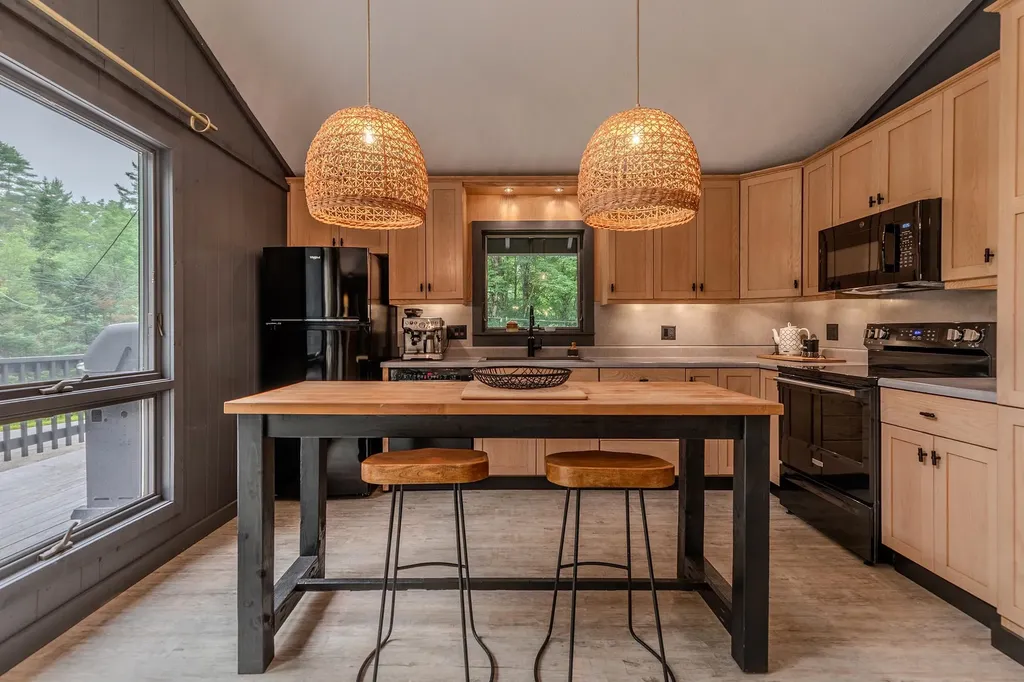 1161 Little Pond Road Londonderry VT 05148