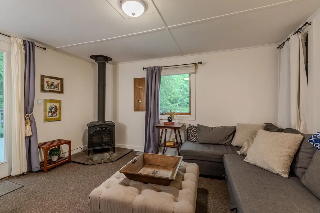 1161 Little Pond Road Londonderry VT 05148