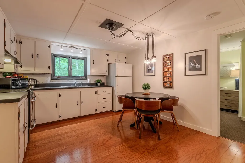 1161 Little Pond Road Londonderry VT 05148