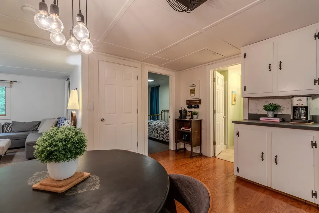 1161 Little Pond Road Londonderry VT 05148