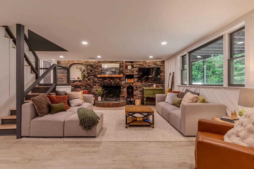 1161 Little Pond Road Londonderry VT 05148