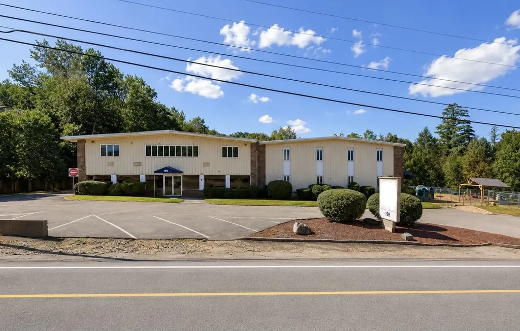 198 Londonderry Turnpike Hooksett NH 03106