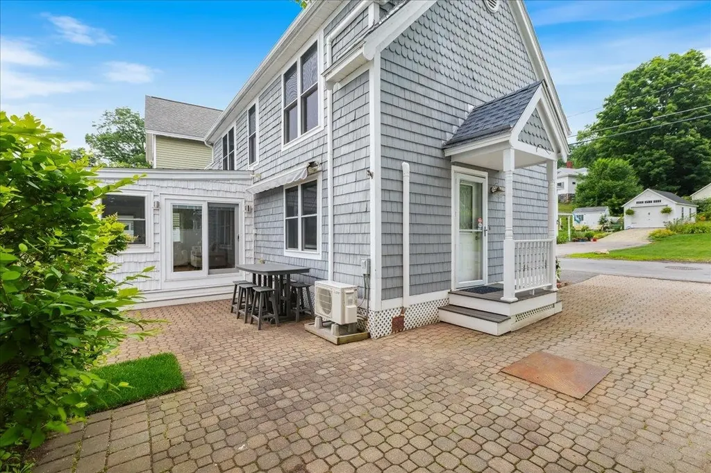 31 N Shore Road Derry NH 03038