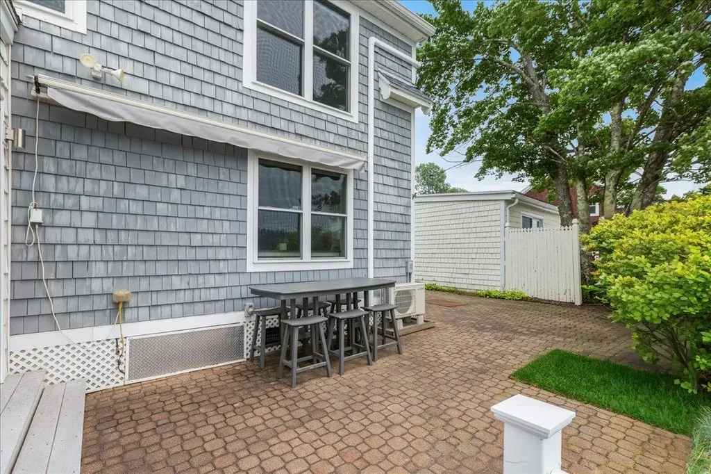 31 N Shore Road Derry NH 03038
