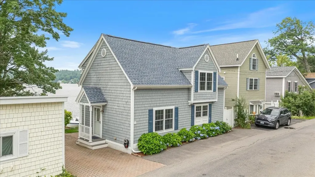 31 N Shore Road Derry NH 03038