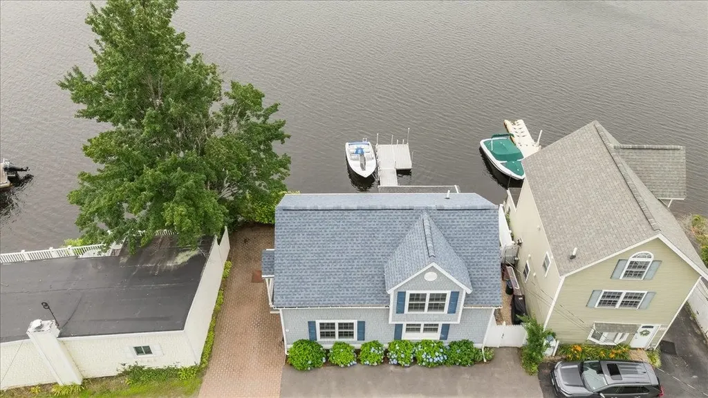 31 N Shore Road Derry NH 03038