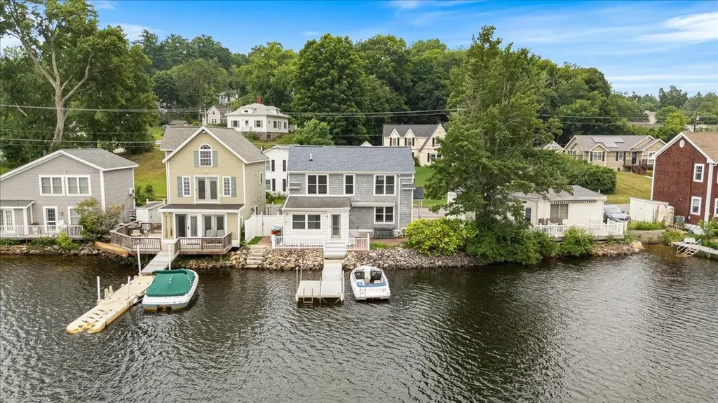 31 N Shore Road Derry NH 03038
