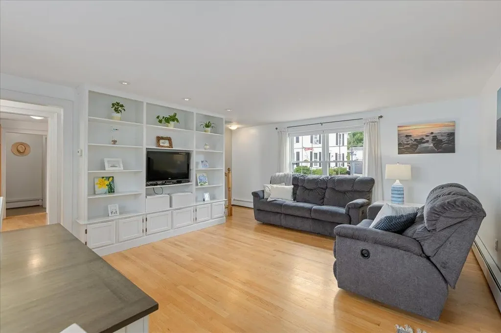 31 N Shore Road Derry NH 03038