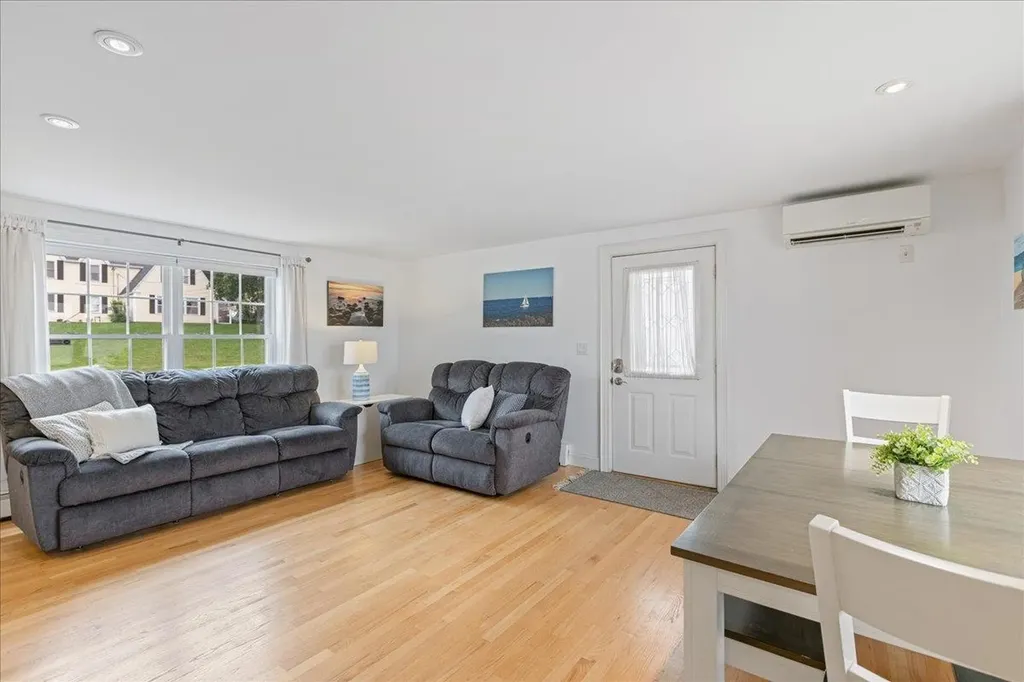 31 N Shore Road Derry NH 03038