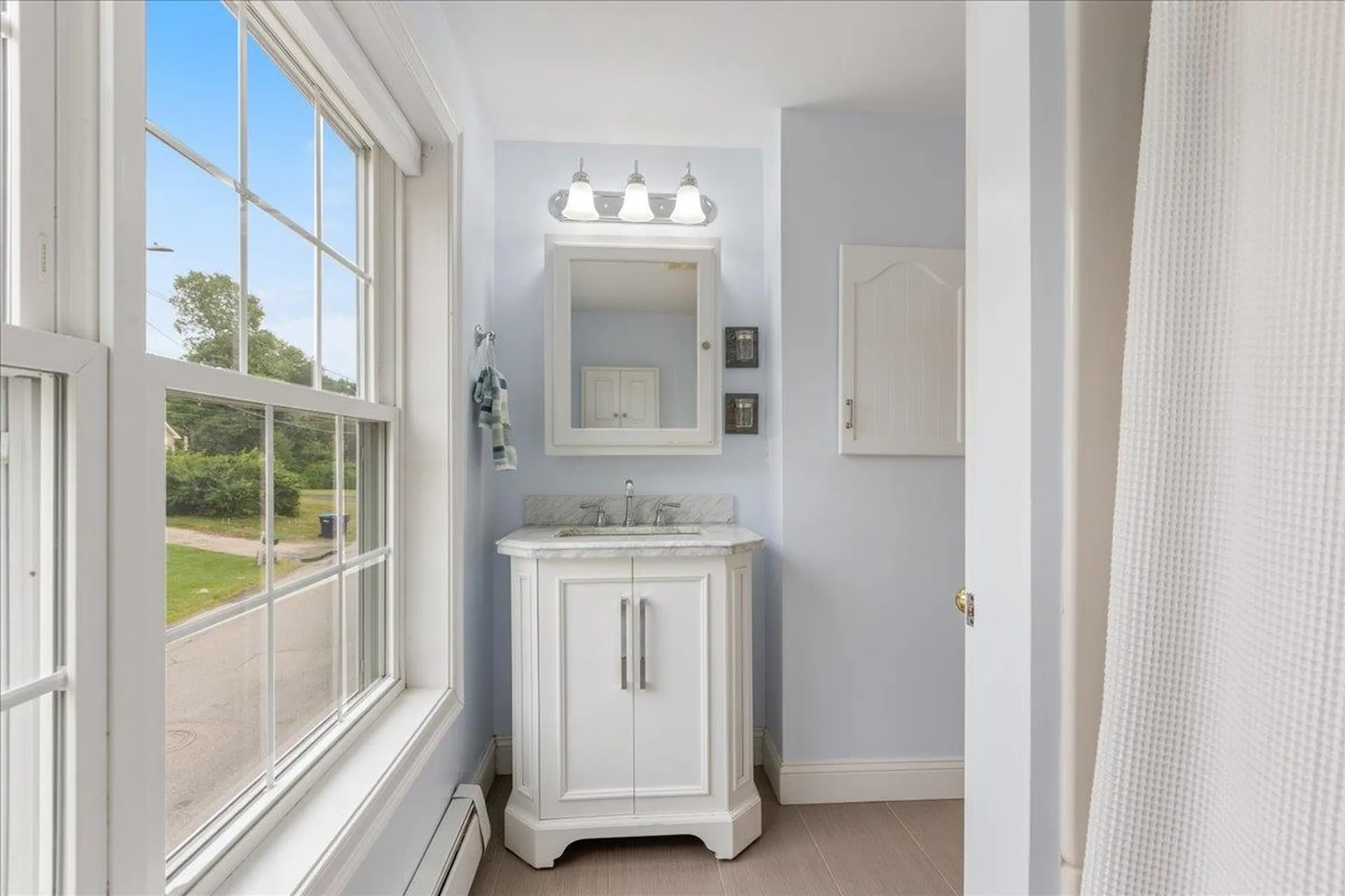 31 N Shore Road Derry NH 03038