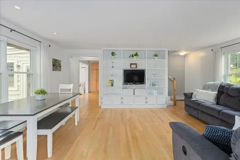 31 N Shore Road Derry NH 03038