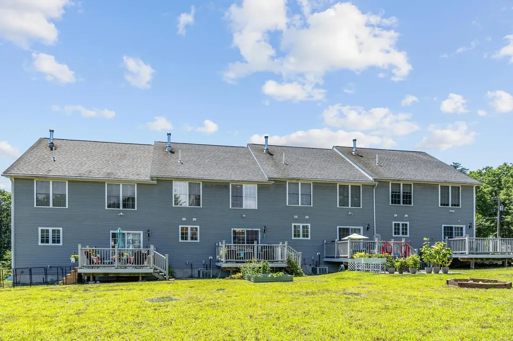 22 Scribner Road Fremont NH 03044