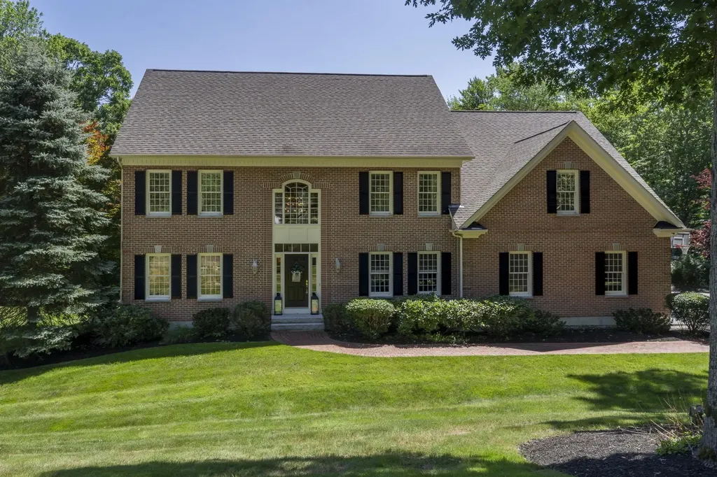 35 Colonel Daniels Drive Bedford NH 03110
