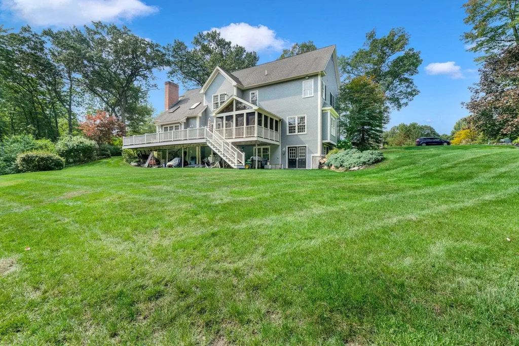 35 Colonel Daniels Drive Bedford NH 03110