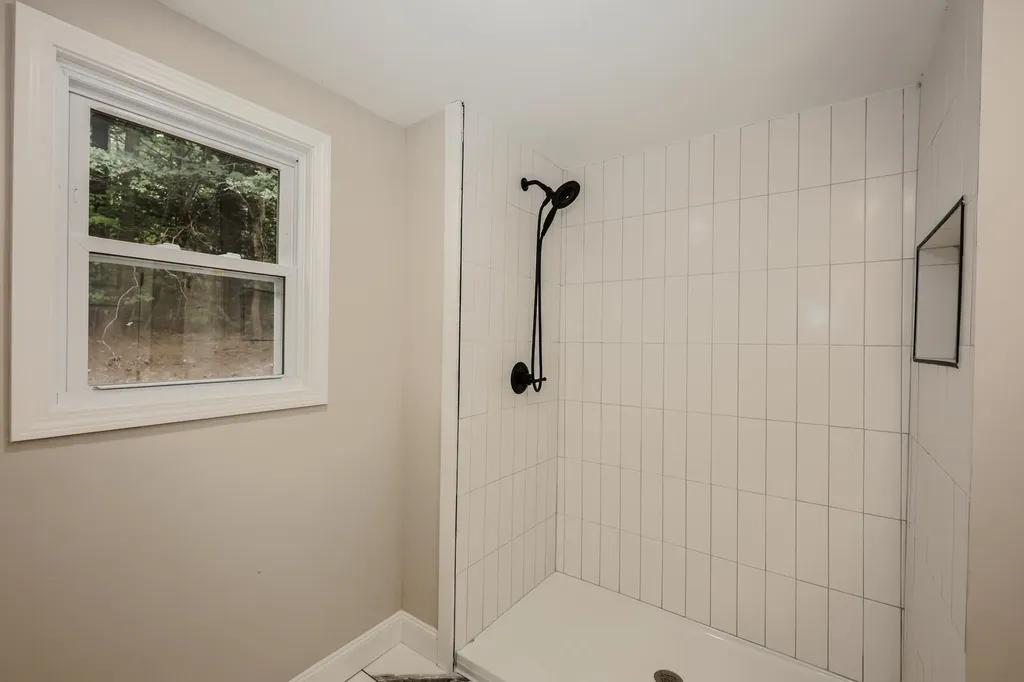 112 Gilson Road Nashua NH 03062