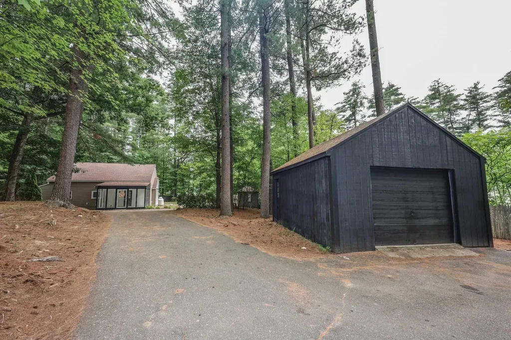 112 Gilson Road Nashua NH 03062