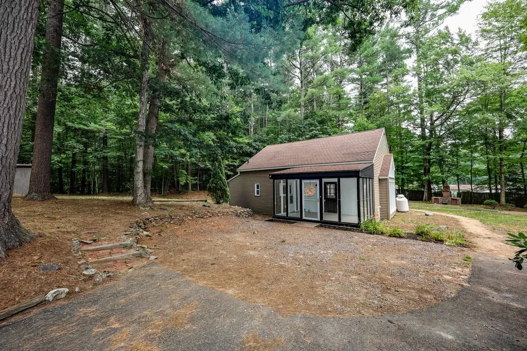 112 Gilson Road Nashua NH 03062